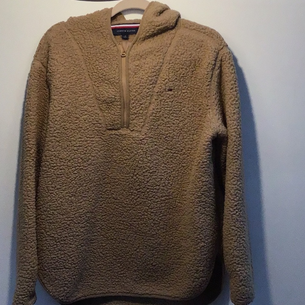 Woman’s Tommy Hilfiger Hooded Cozy Sherpa pullover size medium